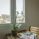 Poet\'S Nest